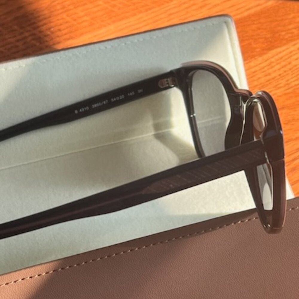 BURBERRY London England Sunglasses - Picture 5 of 7